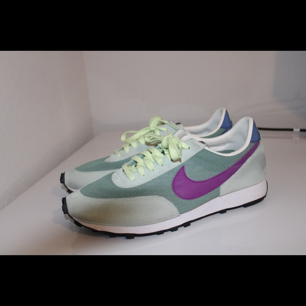 Nike daybreak green purple